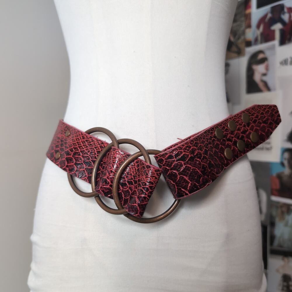 Faux Snakeskin O Ring Statement Belt Gothic